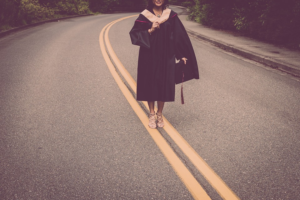 graduation-2613175_960_720
