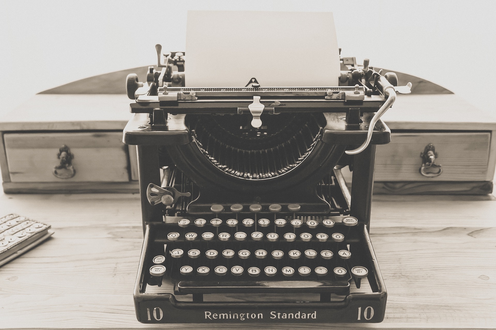 typewriter 1248088 1920